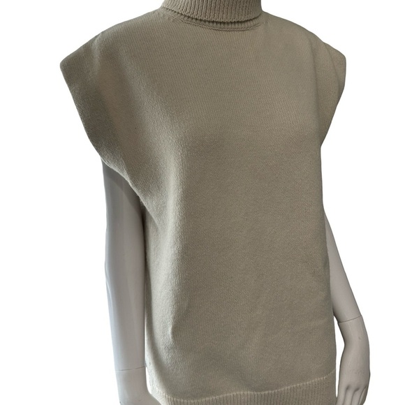 H&M Cream Short Sleeve Turtleneck - Picture 3 of 5